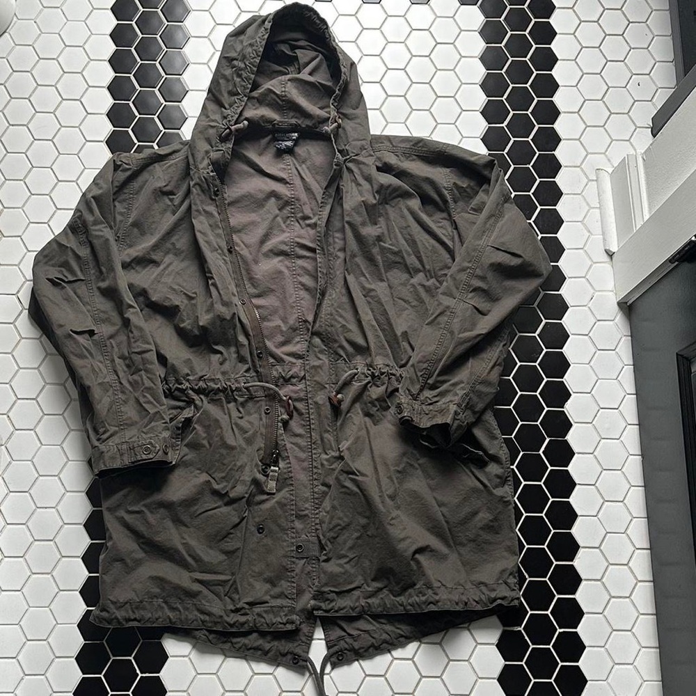 Men’s Early 2000’s Abercrombie Hooded Adirondack Parka Jacket w/ Fish Tail